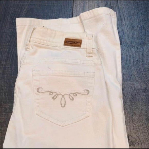 Cute boot leg jeans! Warn a few times - Picture 2 of 4